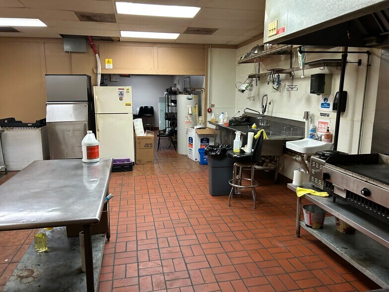 More Photos Of 6347-6359 E Navy Rd, Millington Freestanding For Sale