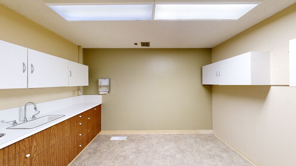 More Photos Of 13350 Big Basin Way, Boulder Creek Medical For Lease