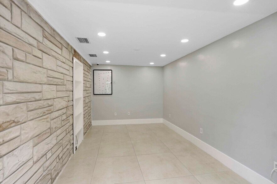 More Photos Of 70 NW 8th St, Homestead Medical For Lease