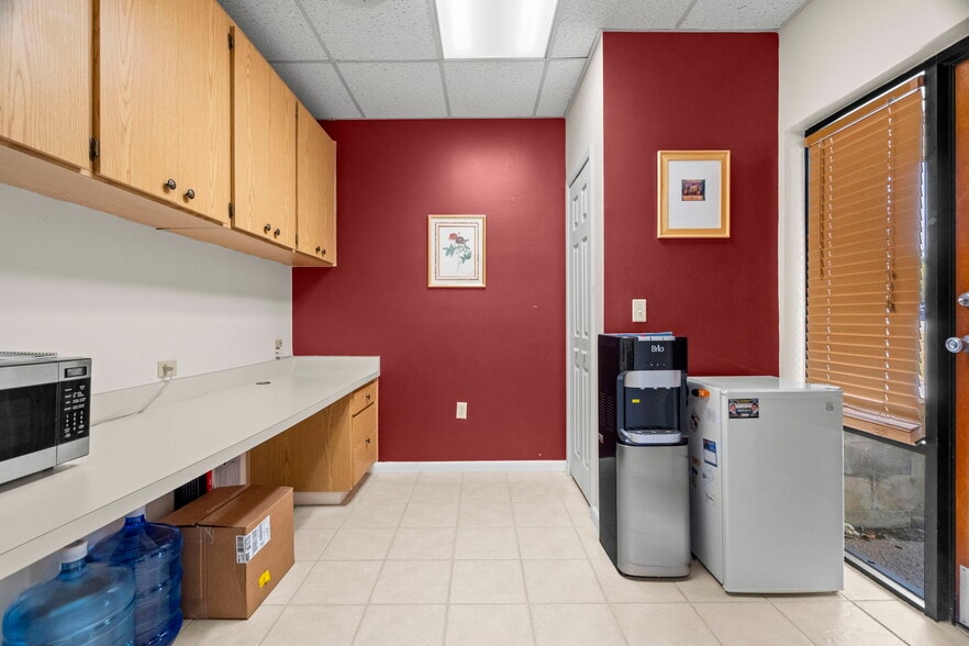More Photos Of 10333 Seminole Blvd, Largo Office For Sale