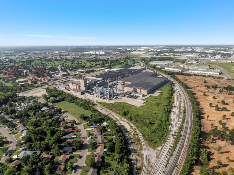 More Photos Of 5200 Beverly Dr, Waco Manufacturing For Lease