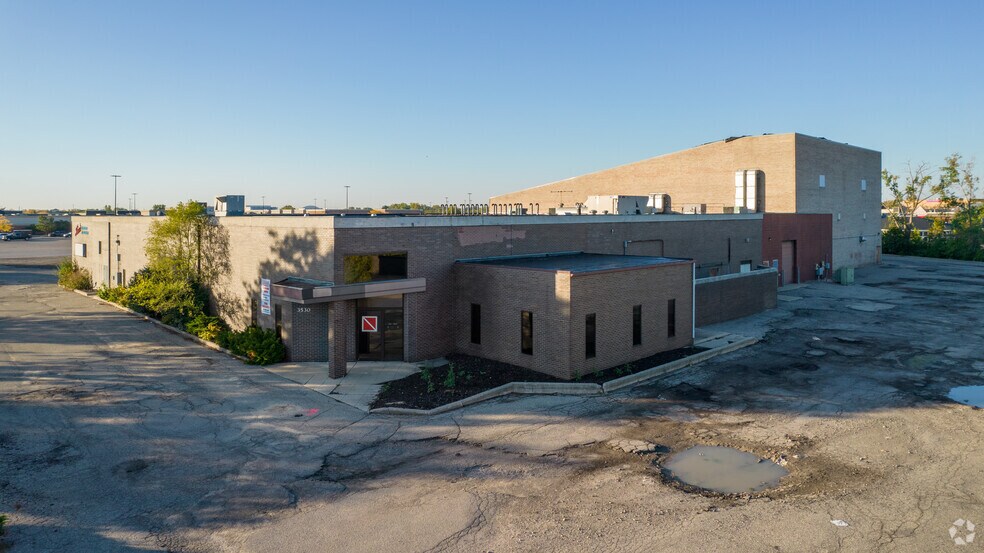 More Photos Of 2525-3538 Lake Eastbrook Blvd SE, Grand Rapids Theater Concert Hall For Sale