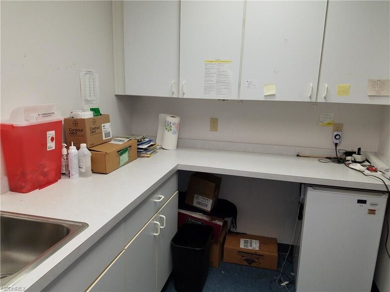 More Photos Of 5319 Meadow Ln, Elyria Medical For Sale