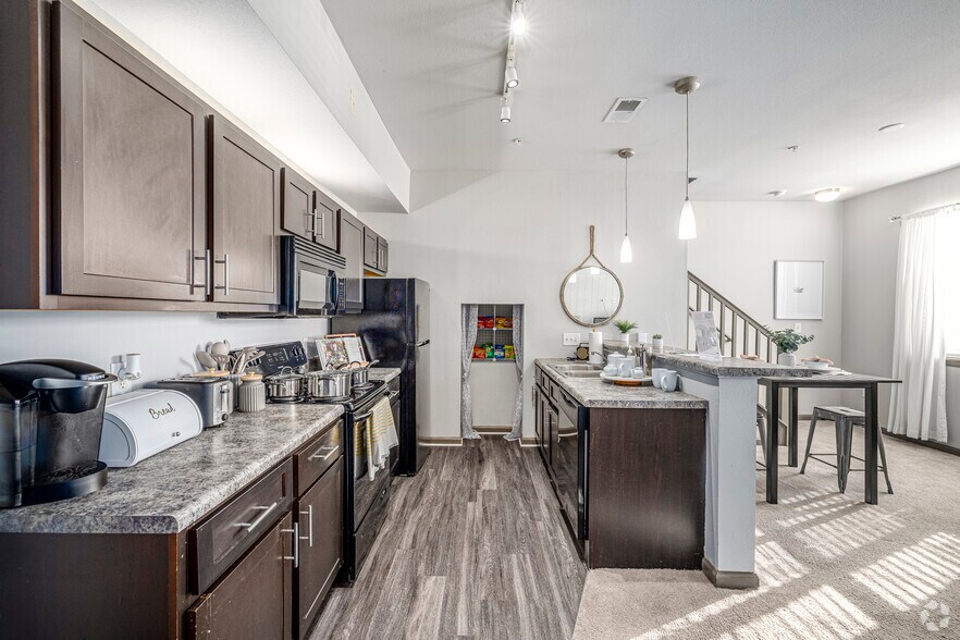 More Photos Of 601 W Bacon St, Richmond Apartments For Sale