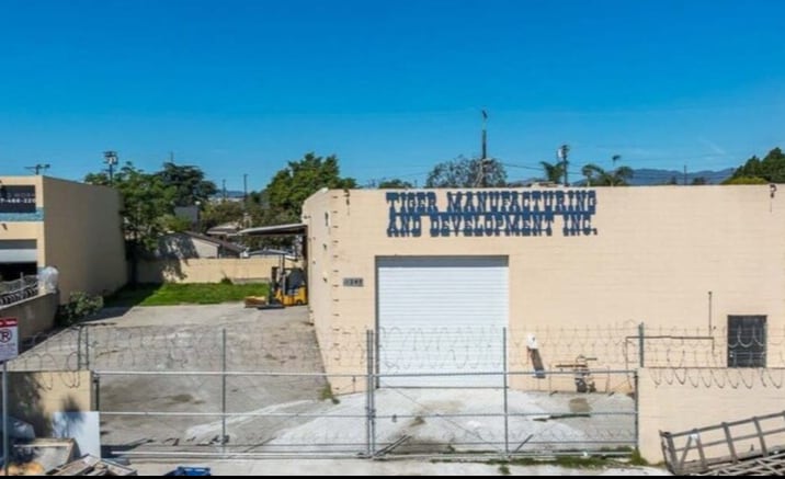 More Photos Of 11245 Vinedale St, Sun Valley Warehouse For Sale
