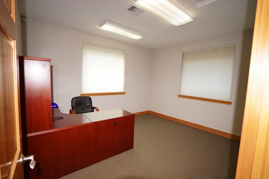 More Photos Of 2410 Terrace Heights Dr, Yakima Office For Lease