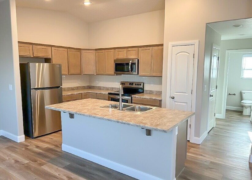 More Photos Of 100 E 1st South St, Mesquite Apartments For Sale