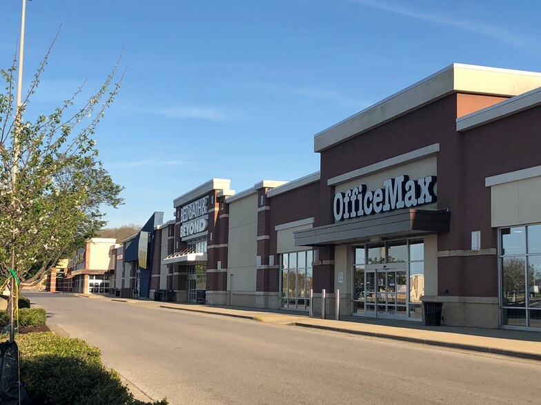More Photos Of 70-1100 Oxford Exchange Blvd, Oxford Unknown For Lease
