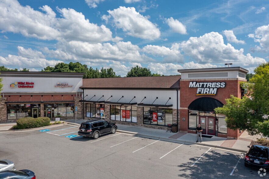 More Photos Of 5851-300 Spout Springs Rd, Flowery Branch Unknown For Lease