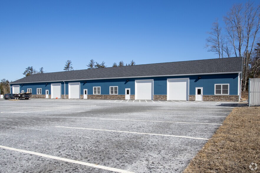 Primary Photo Of 12 Center Park Rd, Topsham Showroom For Lease