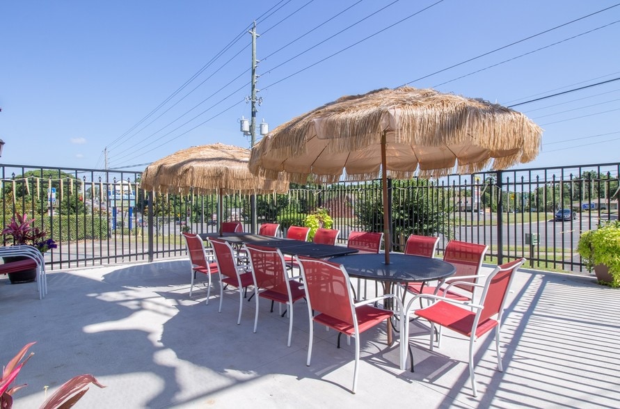 More Photos Of 2529 Apalachee Pky, Tallahassee Restaurant For Lease