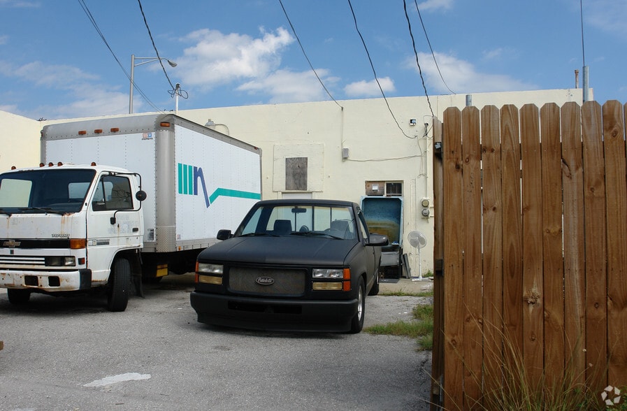 More Photos Of 730-732 Belvedere Rd, West Palm Beach Storefront For Lease
