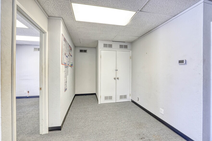 More Photos Of 17772 Irvine Blvd, Tustin Office For Lease