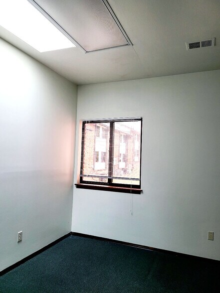 More Photos Of 101-279 Clarkson Executive Park, Ellisville Office For Lease