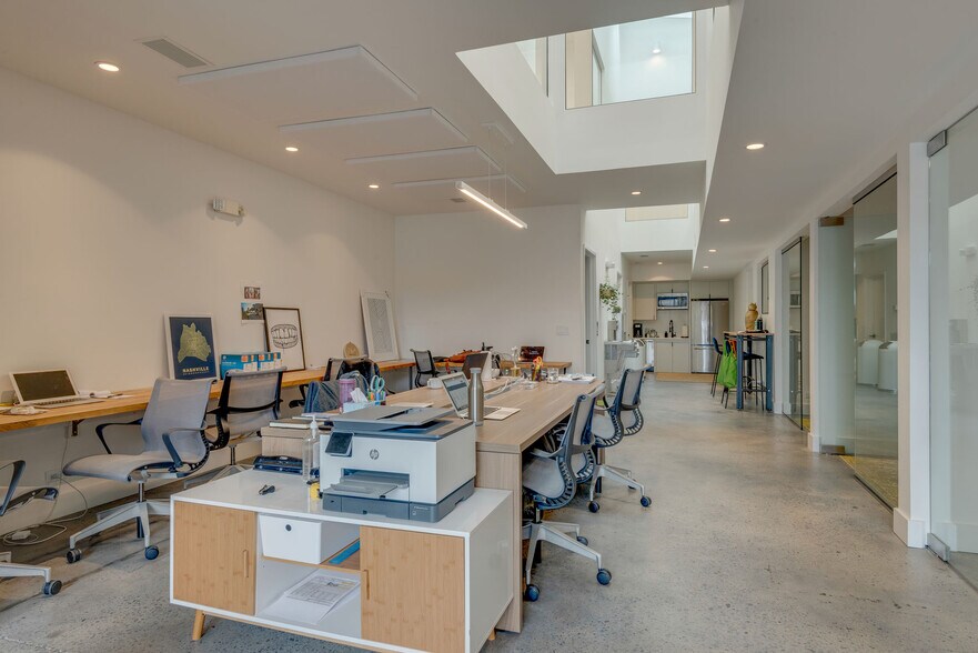 More Photos Of 407 Humphreys St, Nashville Office For Lease