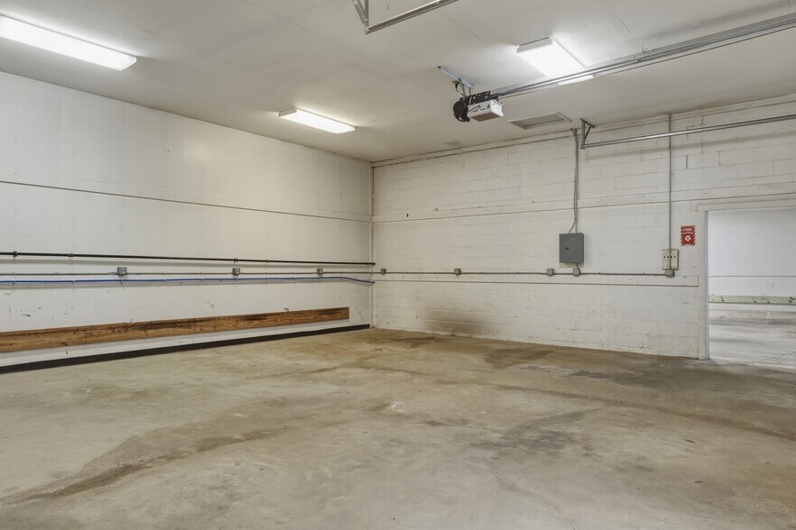 More Photos Of 25 E Pulteney St, Corning Office For Sale