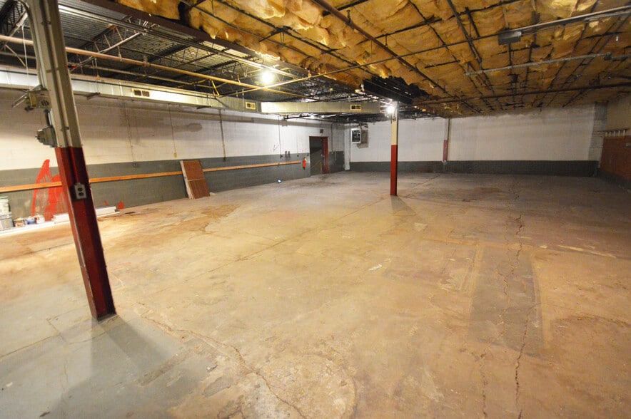 More Photos Of 130 Elk St, Lexington Manufacturing For Lease