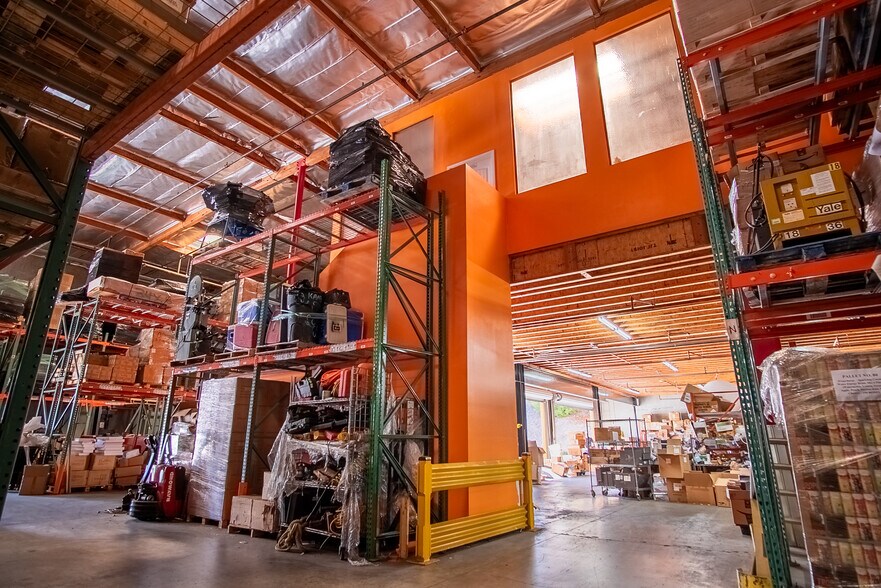 More Photos Of 2465 Coral St, Vista Distribution For Lease