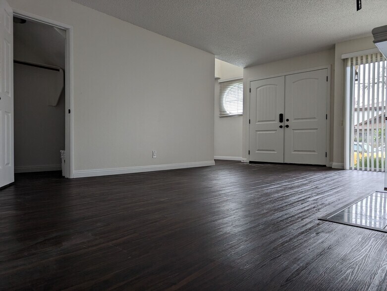 More Photos Of 16015 Halldale Ave, Gardena Multifamily For Sale