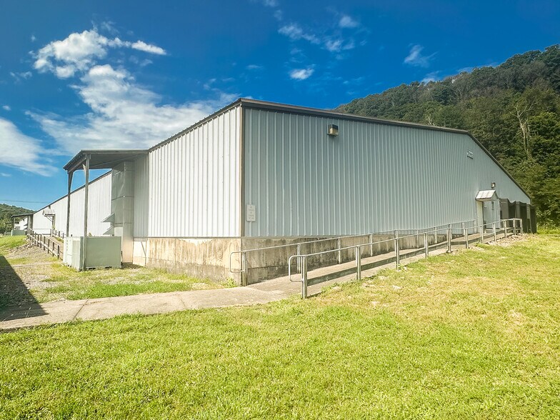More Photos Of 38 Industrial Rd park, Renovo Industrial For Lease