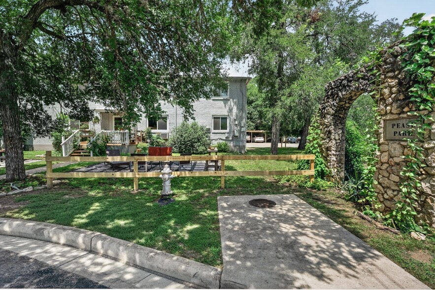 More Photos Of 1518 Parkway, Austin Multifamily For Sale