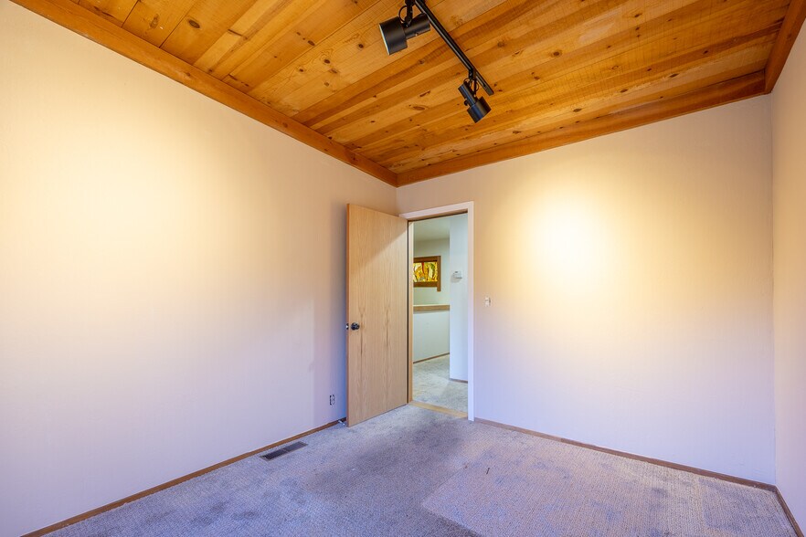 More Photos Of 1036 Sir Francis Drake Blvd, Kentfield Office For Sale