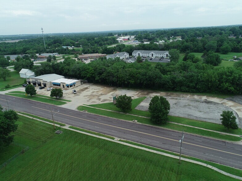 Primary Photo Of 306 Baptiste Dr, Paola General Retail For Sale