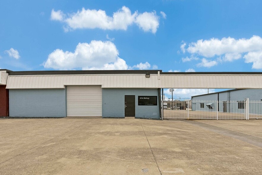 Primary Photo Of 406 Bishop Ave, Richardson Industrial For Lease