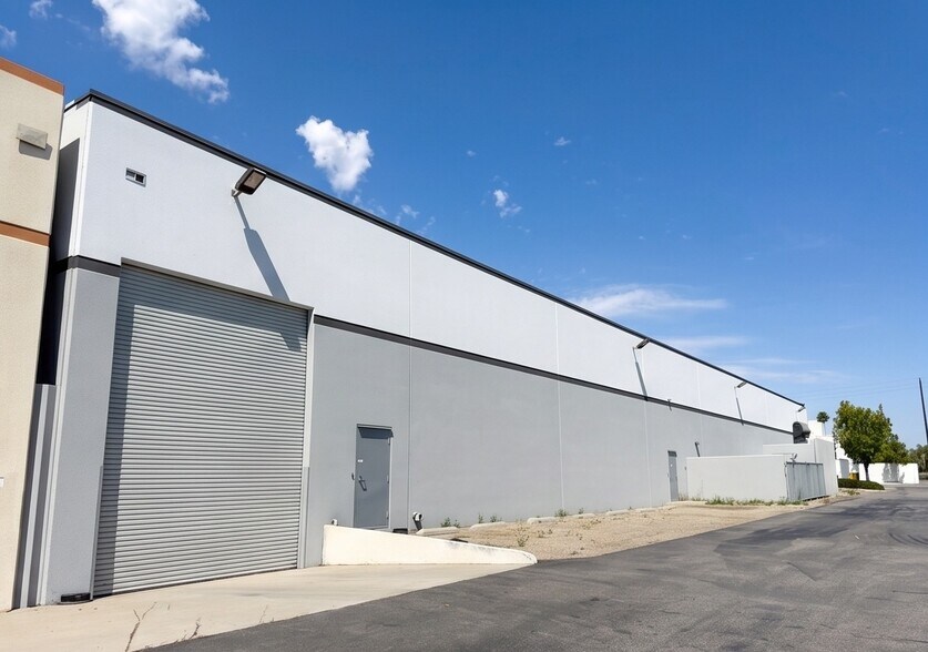 More Photos Of 1700 Emerson Ave, Oxnard Manufacturing For Sale