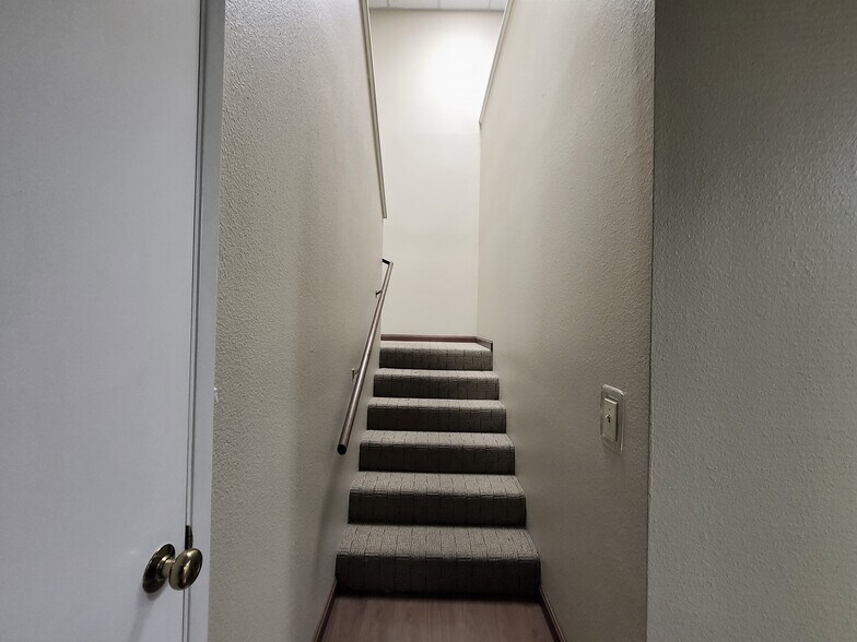 More Photos Of 430 N Canal St, South San Francisco Manufacturing For Sale