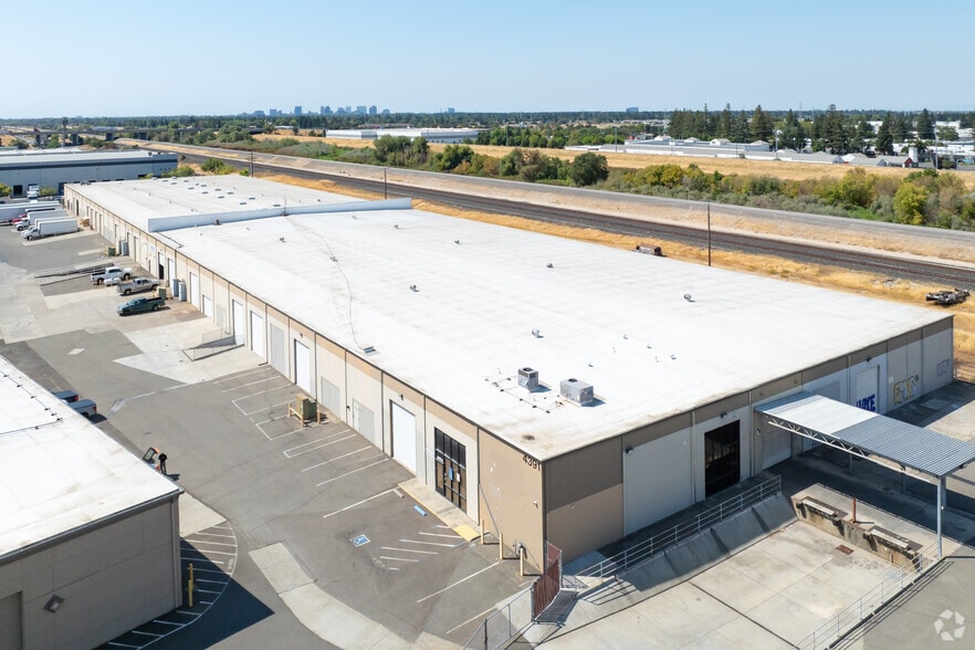 More Photos Of 4391 Pell Dr, Sacramento Warehouse For Lease