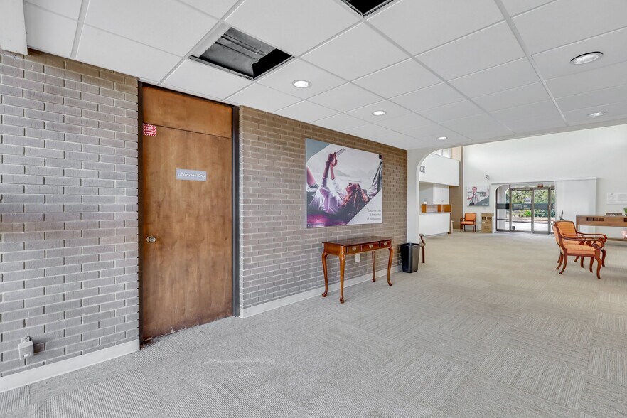 More Photos Of 176 S Main St, Reidsville Freestanding For Sale