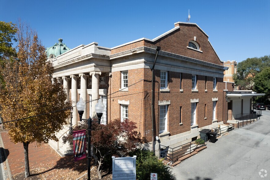 More Photos Of 200 N Braddock St, Winchester Freestanding For Lease