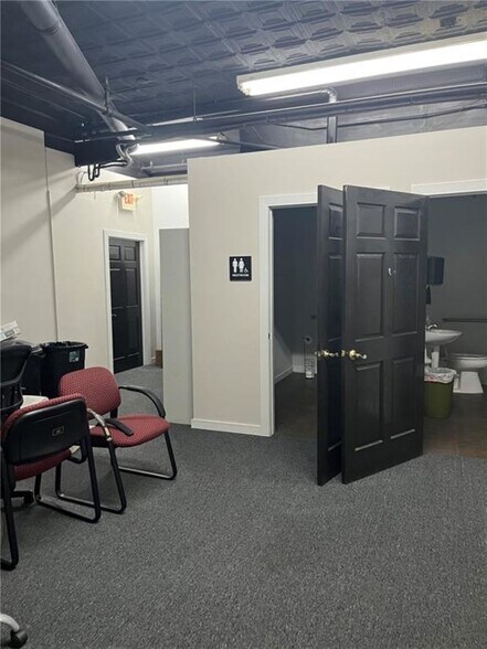 More Photos Of 109 7th St, Saint Joseph Office For Sale