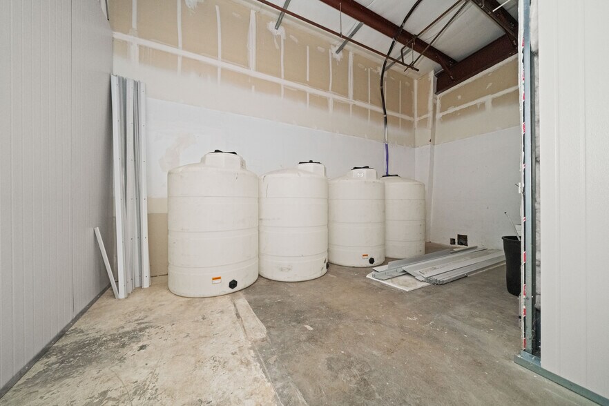 More Photos Of 2495 Progress Dr, Redding Manufacturing For Sale