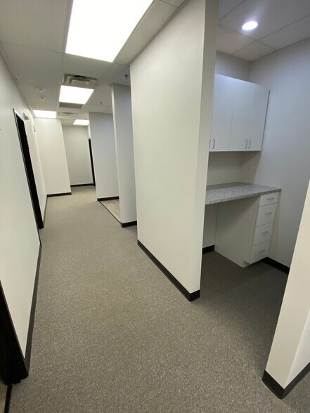 More Photos Of 1031 Office Park Rd, West Des Moines Office For Lease