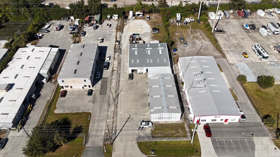 More Photos Of 170 Rich St, Venice Warehouse For Sale