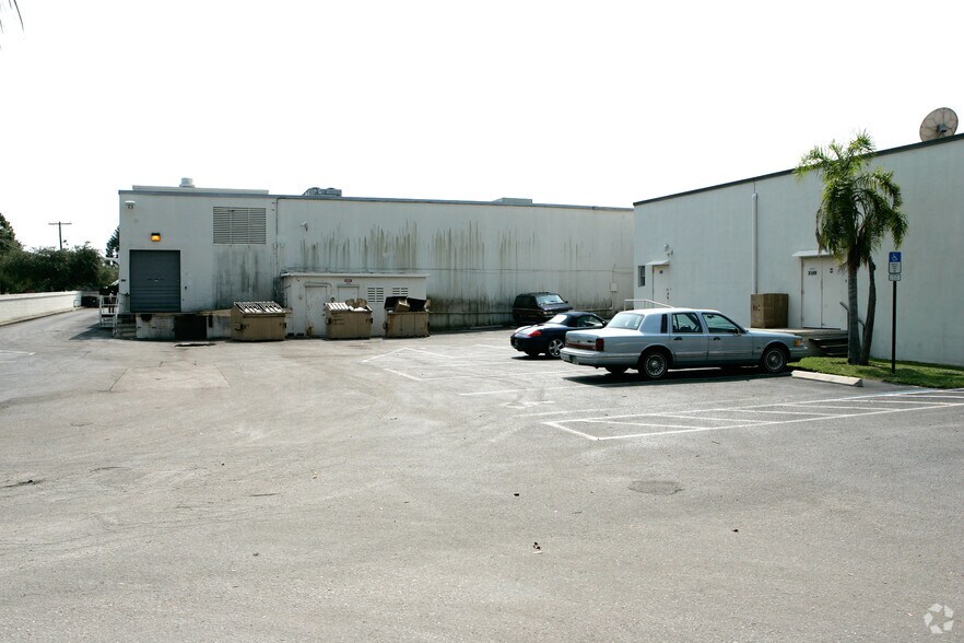 More Photos Of 3131-3185 4th St N, Saint Petersburg Freestanding For Lease