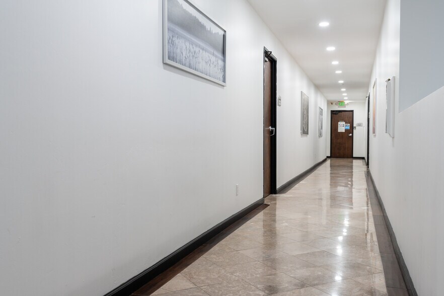 More Photos Of 22 W 35th St, National City Medical For Lease