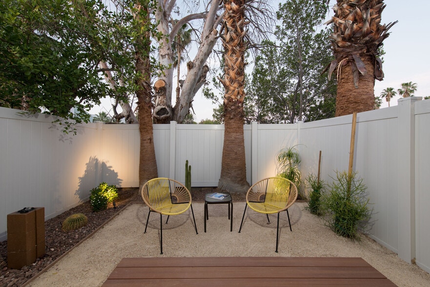 More Photos Of 111 S Via Las Palmas, Palm Springs Hotel For Sale