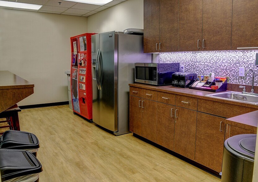 More Photos Of 19125 North Creek Pky, Bothell Coworking Space