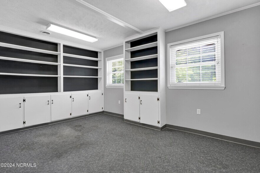 More Photos Of 333 Jefferson St, Whiteville Office For Sale