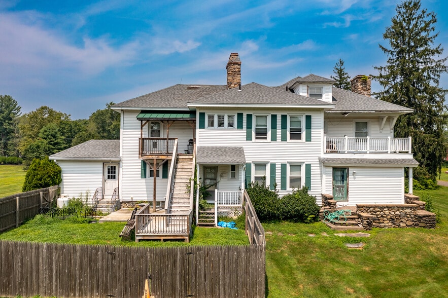 More Photos Of 2665 Boston Tpke, Coventry Funeral Home For Sale