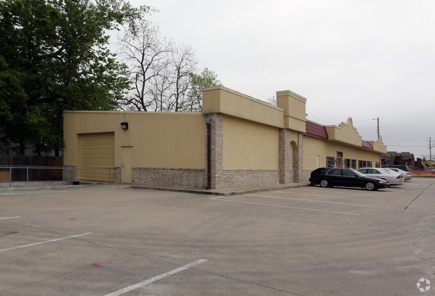 More Photos Of 6645 S Peoria Ave, Tulsa Storefront For Lease