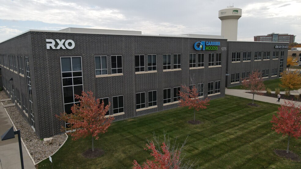 More Photos Of 1275 NW 128th St, Clive Office For Lease