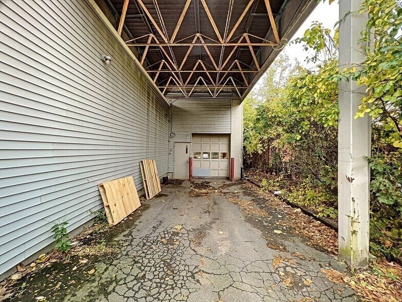 More Photos Of 1594 Dwight St, Holyoke Freestanding For Lease