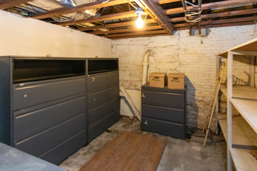 More Photos Of 115 W Saratoga St, Baltimore Storefront Retail Residential For Sale