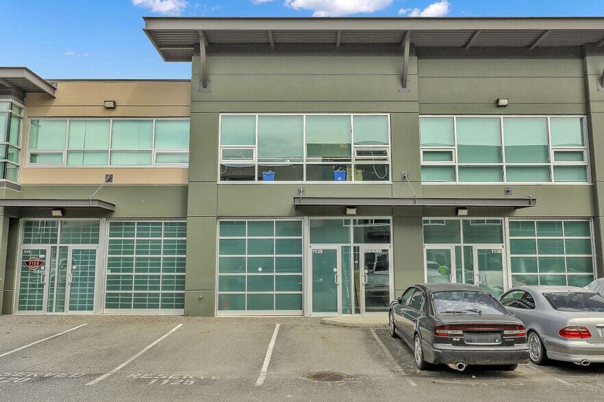 More Photos Of 11980 Hammersmith Way, Richmond Showroom For Sale