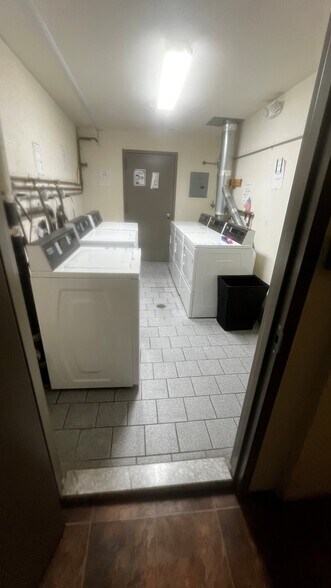 More Photos Of 1-3 Main St 2-4 4th Ave, Bay Shore Apartments For Sale