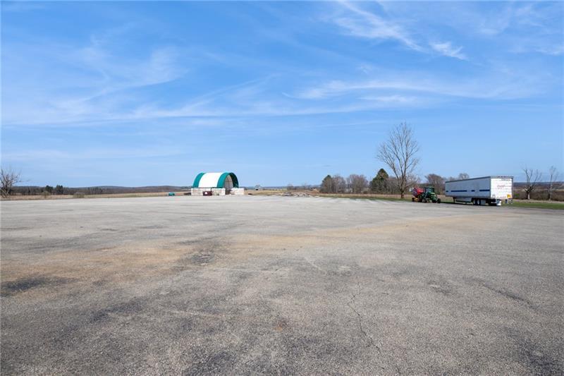More Photos Of 208 W Mud Pike, Rockwood Office For Sale